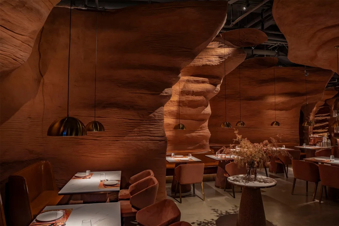 揭阳深圳餐饮空间设计，让你穿梭在原始峡谷之中
